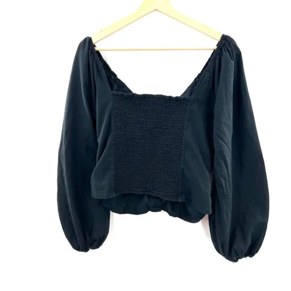 Abercrombie & Fitch‎ cropped puff sleeve poet blouse smocked peasant top black L